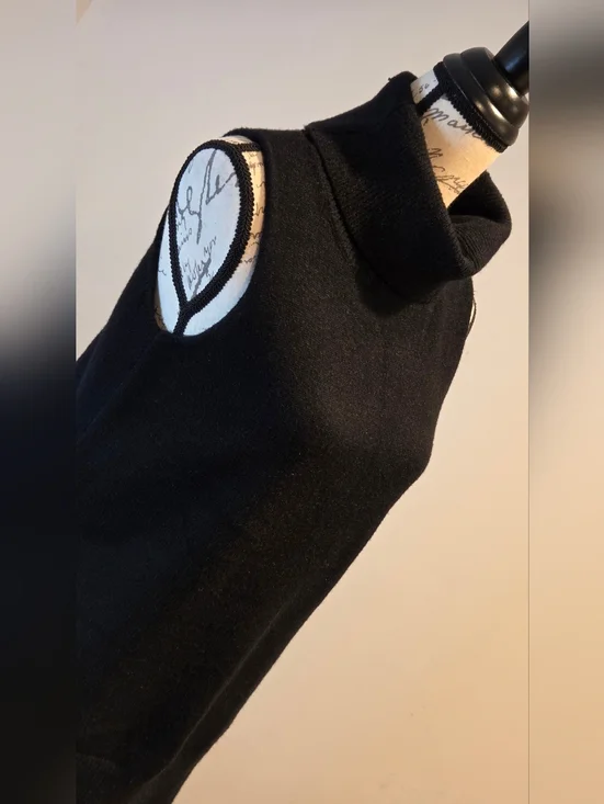 Carmen Marc Valvo Sleeveless Turtleneck Sweater - Black Size S. - Picture 8 of 15